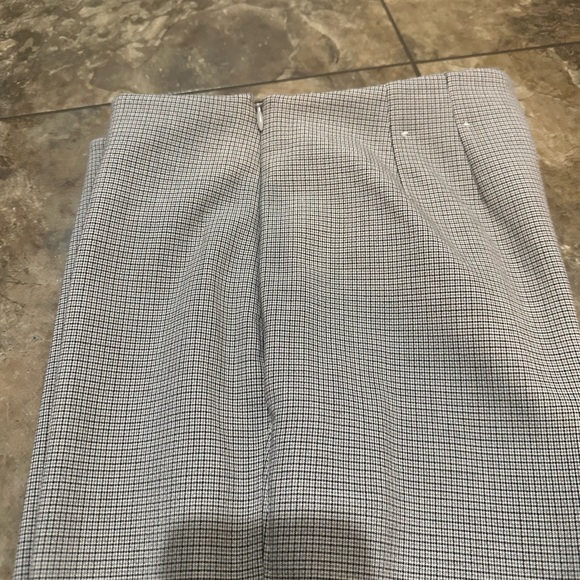 WHBM skinny tapered tiny plaid grey black 0S zip button side closure - Picture 7 of 10